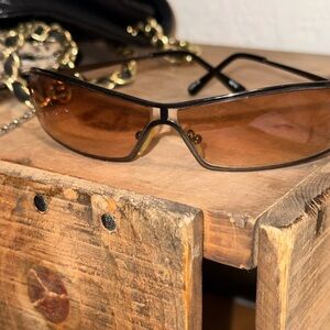 Sleek Minimalist Narrow Frame Sunnies - Y2K Streetwear Brown Tint